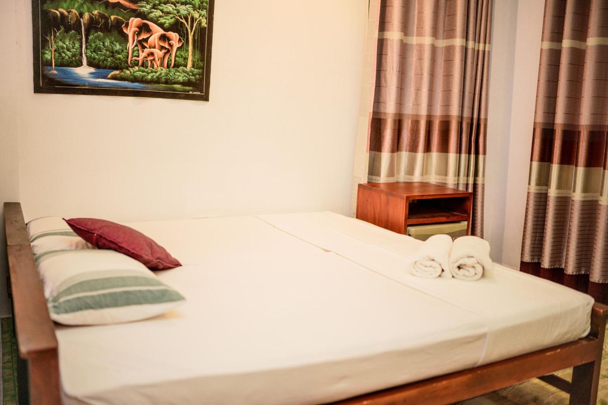 Bienvenido Cozy Madiha Hotel Matara Szoba fotó