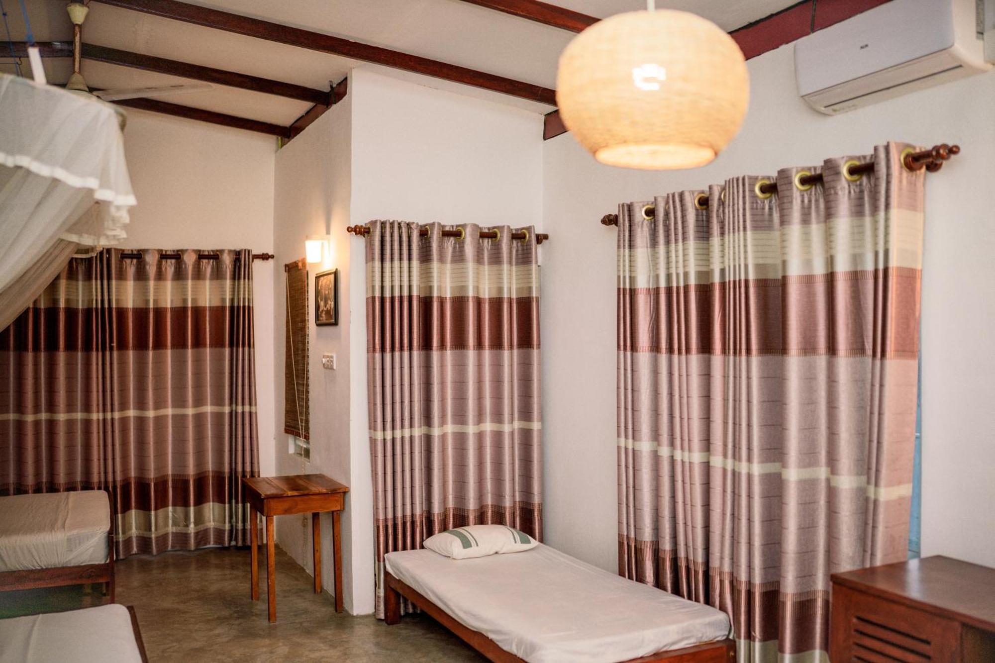 Bienvenido Cozy Madiha Hotel Matara Szoba fotó