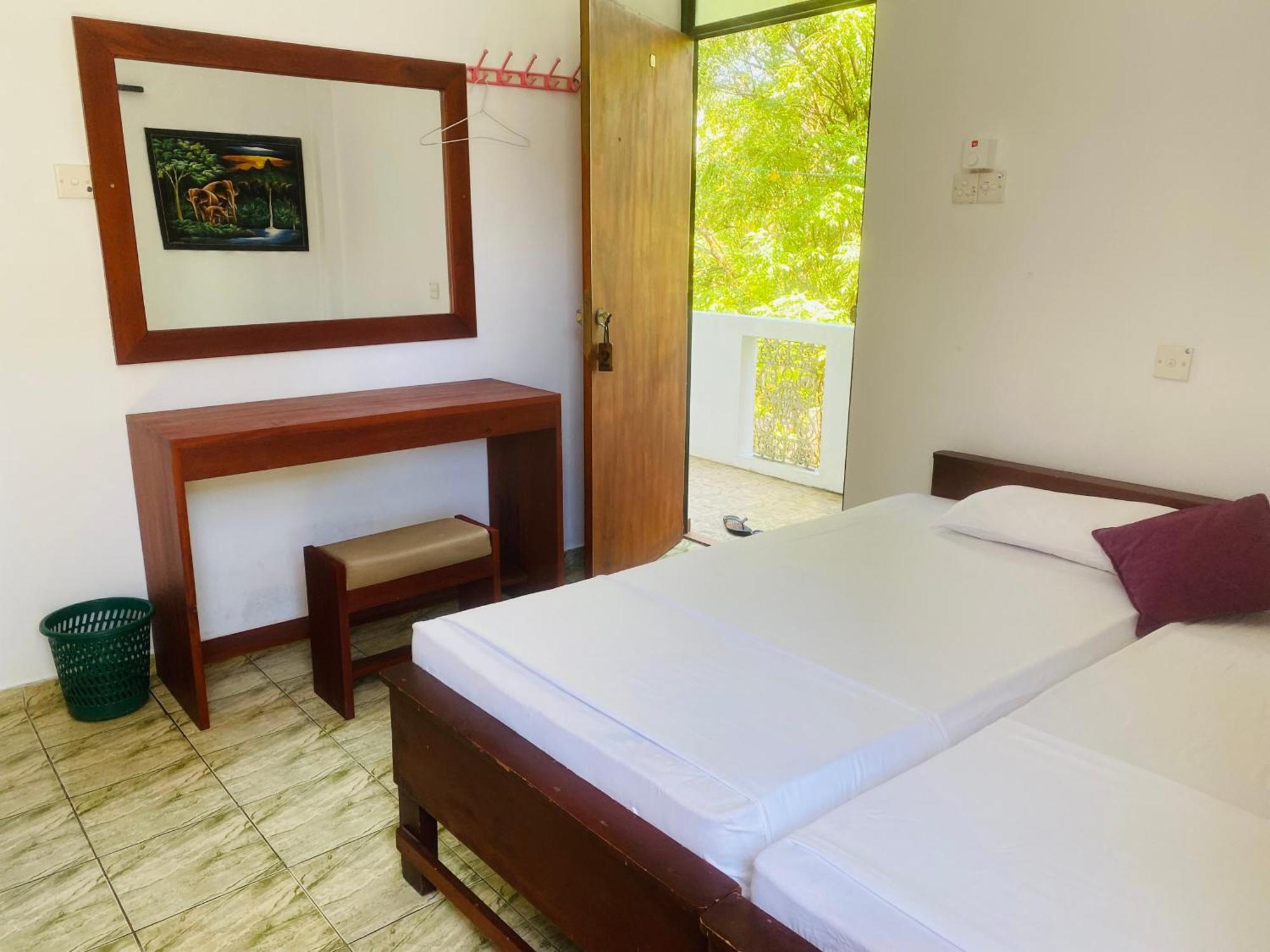 Bienvenido Cozy Madiha Hotel Matara Szoba fotó