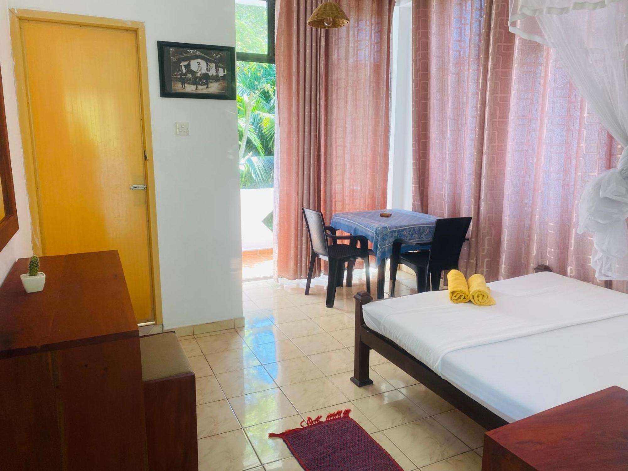 Bienvenido Cozy Madiha Hotel Matara Szoba fotó