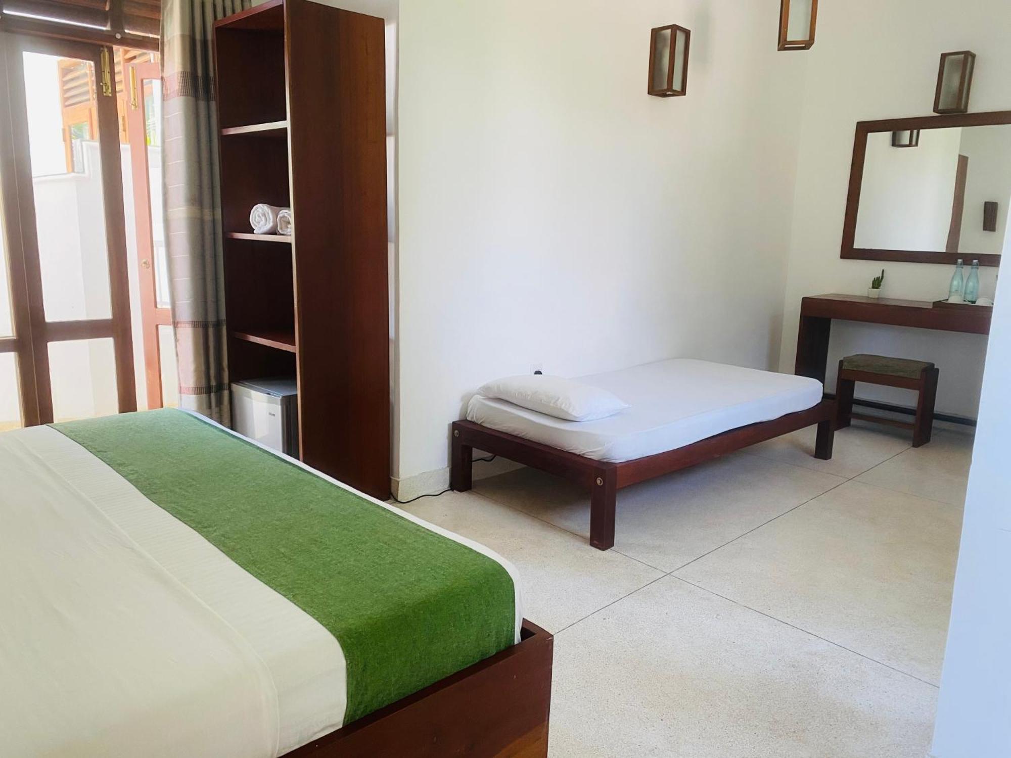 Bienvenido Cozy Madiha Hotel Matara Szoba fotó