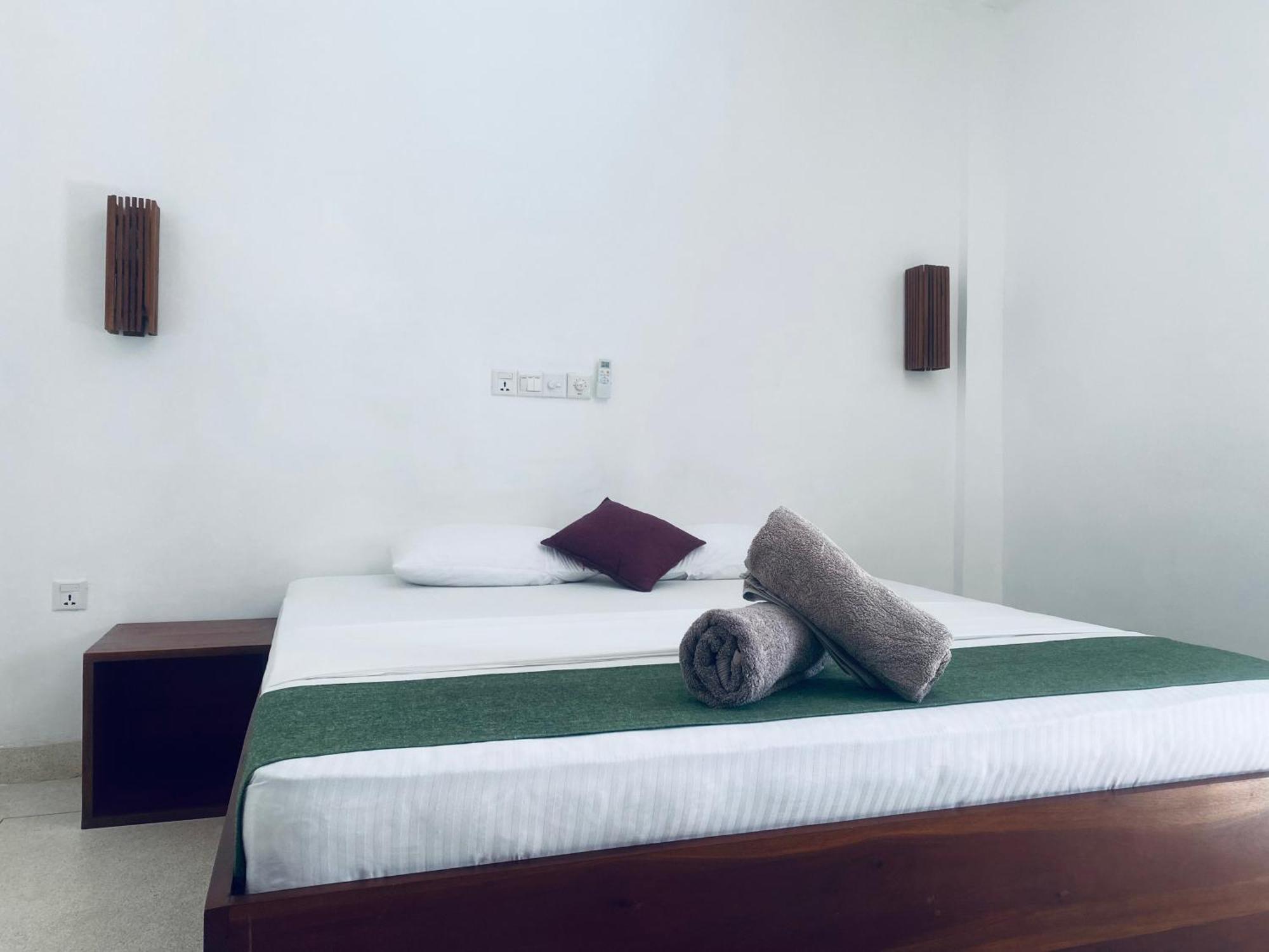 Bienvenido Cozy Madiha Hotel Matara Szoba fotó